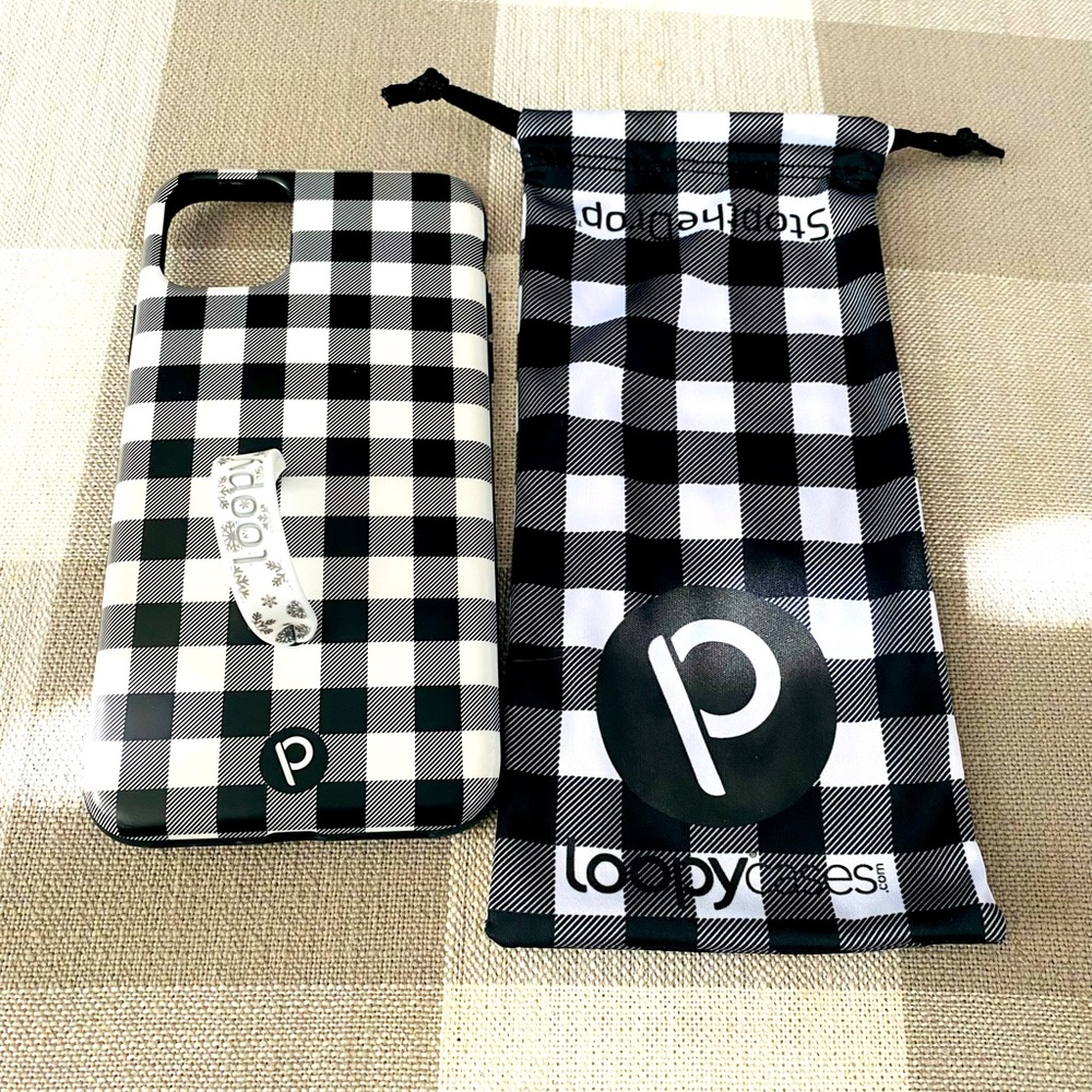 Loopy black and white checkered case iPhone 11 Pro Max with storage bag